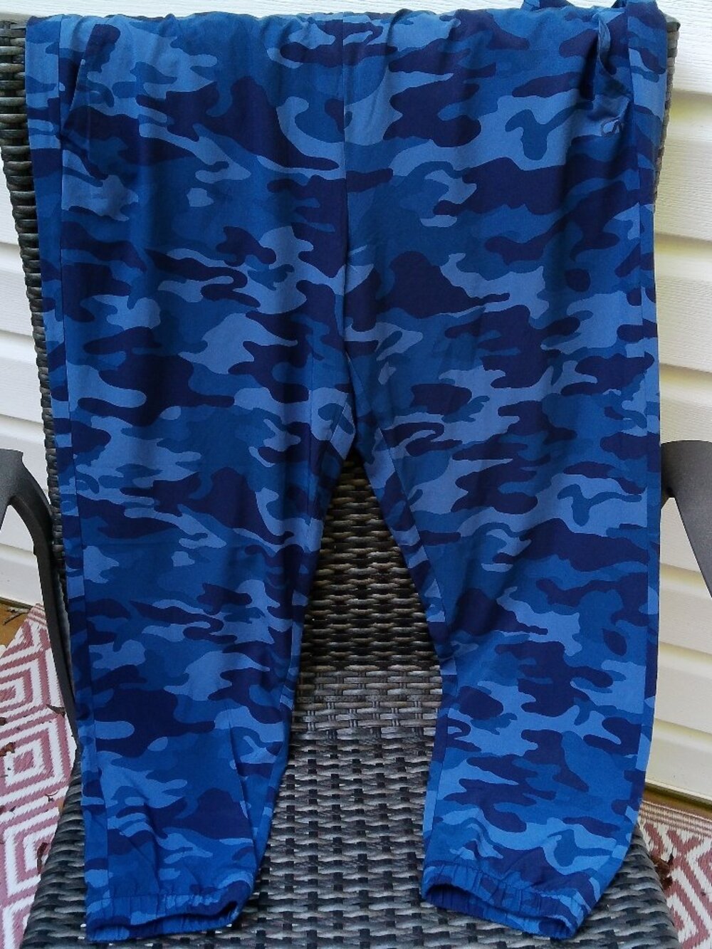 GAPFIT BLUE CAMO JOGGERS GREAT CONDITION SIZE LARGE